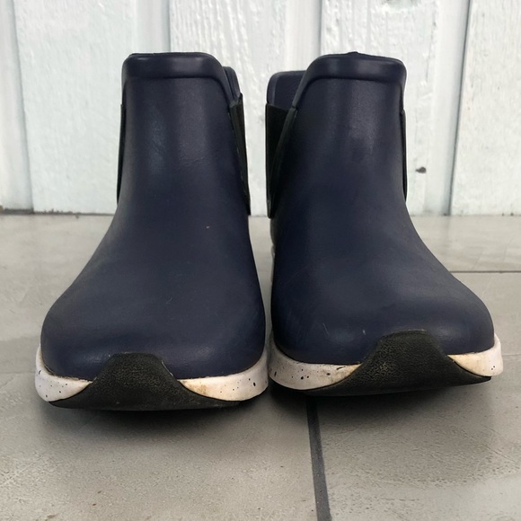 Native men’s slip on rain boots - Picture 2 of 5